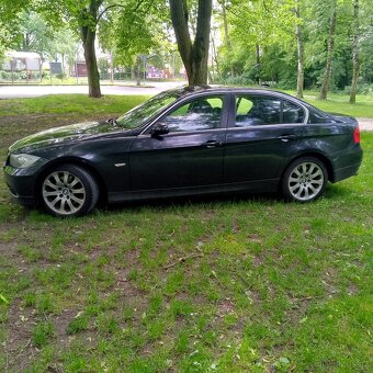 BMW 325d sedan 2008 manuál 145 kW - 11