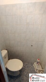 Prodejna se zázemí s možností přestavby na bydlení v K.Hoře - 11