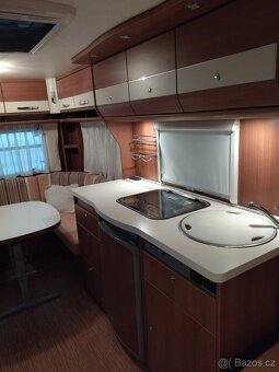 Půjčím karavan Hymer Carado 500, mover, markýza, pro 4 lidi - 11