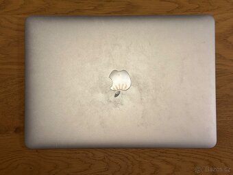 Apple MacBook Air 13" (Early 2014) - 11