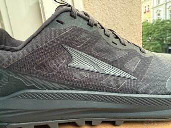 Altra Lone Peak 9 Men's - černé, zcela nové, 42,5 - 11