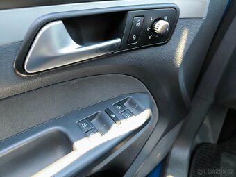 Touran 1.2 TSi 16V, xenony, led denní svícení,klima,132t.km - 11