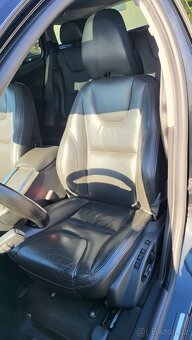 VOLVO V60 2012 T6 224 kW AWD 4x4 R-DESIGN,NAVI,PARK.KAMERA - 11