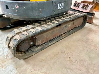 BAGR BOBCAT E 5046 - 11