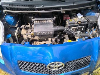Toyotu Yaris r.2006 - 11