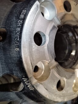 ZIMNI Nesehnatelna dvourozměrná 19"/20" original BMW M3,M4 - 11