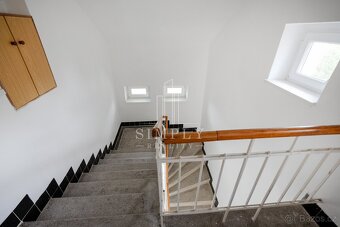 Prodej vily 500m2, pozemek 2048 m2,  ulice Legií, Říčany - 11
