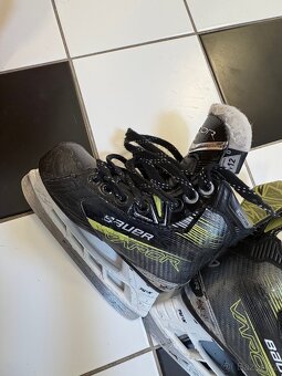 Dětské hokejové brusle Bauer Vapor x4 - 11