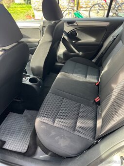 Volkswagen Golf 6 - 11