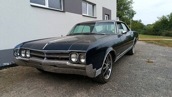 Oldsmobile delta 88 - 11