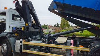 Prodám hákový nosič kontejnerů s hyd. rukou Mercedes AXOR - 11