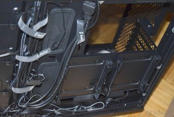 Fractal Design Torrent Black TG,nová, krabice, příslušenství - 11