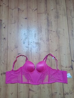 Dámské braletky, podprsenky, korzety -  5 FOTEK - 11