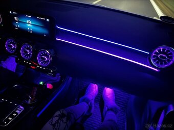 Mercedes-Benz A180D AMG - 11