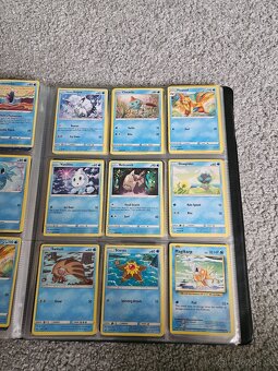 Album plne pokemon karet - 11