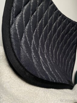 Krásná Podsedlová dečka EQUILINE diamac logo VS black-třpyt. - 11