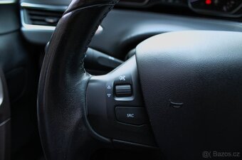 Peugeot 2008 1.2 PureTech Style - 11