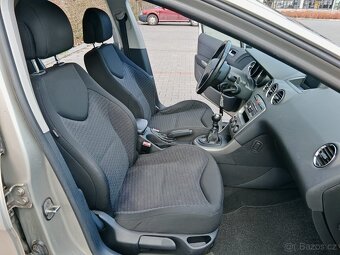 Peugeot 308 SW 1,6 HDI 80 kW, panorama, navigace - 11