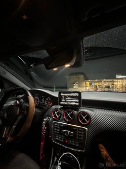Mercedes A 45 AMG - 11