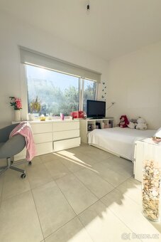 PRODEJ MODERNÍHO RODINNÉHO DOMU V LOUŇOVICÍCH, NEDALEKO PRAH - 11