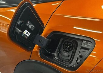 Peugeot 2008 GT 50kWh Zaruka 1rok 100 kw - 11
