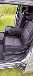 Mazda 5, diesel, velké 7-místné MPV nekuřácké auto, 2009 - 11