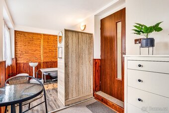 Zděná chata u řeky Úslavy s možností trvalého bydlení - 11