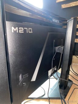 Triple Monitor Setup - M27Q (2K 170 Hz) + 2x AOC (1080p) - 11