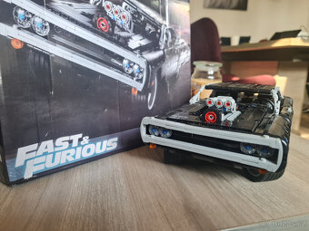 TECHNIC STAVEBNICE 42111 Dom's Dodge Charger NÁHRADA - 11
