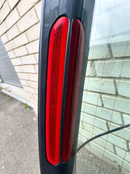 Páté dveře VW Passat B7 LK7X - 11