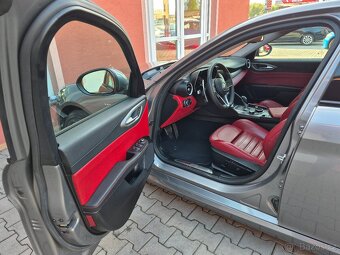 Alfa Romeo Giulia 2.0 Turbo Veloce - 11