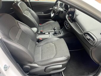 Hyundai i30 Kombi 1.5 T-GDi MHEV DCT Style, 117 kW, r. 2022 - 11
