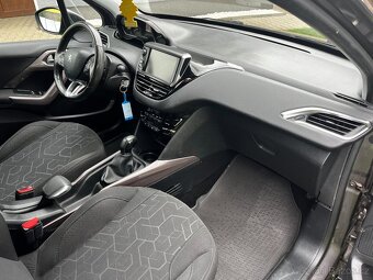 Peugeot 2008 1.2i 60KW r.v 2016 nové v ČR - 11