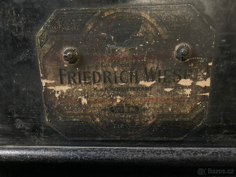 Truhla kovová starožitná, trezor, pokladna 10.000 kč - 11