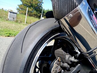 Kawasaki Ninja ZX-10R - 11