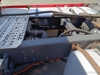 SCANIA tahač -hydraulika - 11