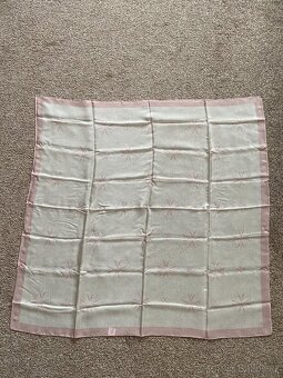 Nový dámský šátek Avon z hedvábí - decentní vzor, orig. bal. - 11