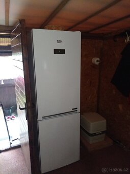 Karavan s dřevěnou přístavbou - 11