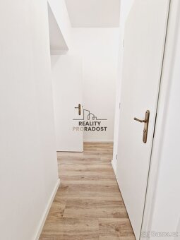 Pronájem zrekonstruovaného bytu 2+kk, 67,80m2, na ulici Anto - 11
