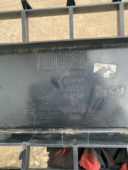 Maska a5 07-11 8T0 mrizka do nárazníku znak - 11