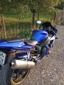 Yamaha YZF-R1 - 11