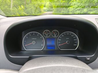 HYUNDAI i30 Combi 1.4 benzín ,80kW 2011 ČR ,1.majitel - 11