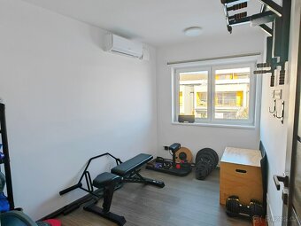 Mezonetový byt 6kk s bazénem 279 m² Brno Ivanovice - Česká - 11