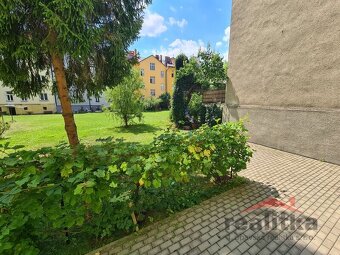 Pronájem hezkého, zařízeného bytu se zahradou 1+kk, Opava, u - 11