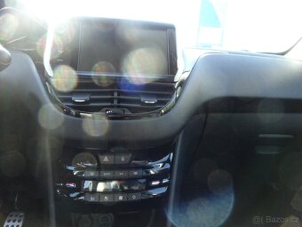 Peugeot 208 1,6HDi - 11