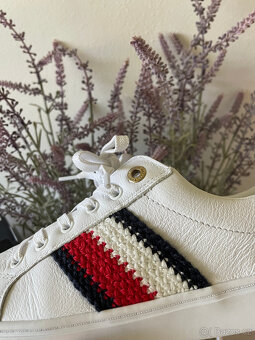 Bílé kožené tenisky Tommy Hilfiger, vel. 40 - 11