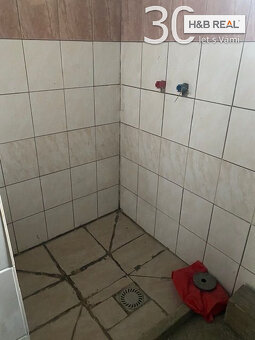 Prodej rozestavěného rodinného domu Huslenky - 11