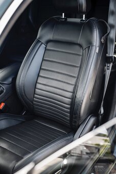 Ford Mustang Bullitt 5.0L US verze - 11