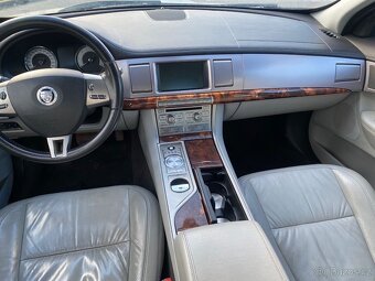 Jaguar XF 2.7 V6 152KW pohonX2 - 11
