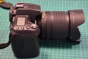 Nikon D90 s objektivem Nikkor 18–105mm f/3,5–5,6 VR - 11